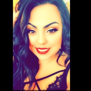 Meet your Posher, Angela